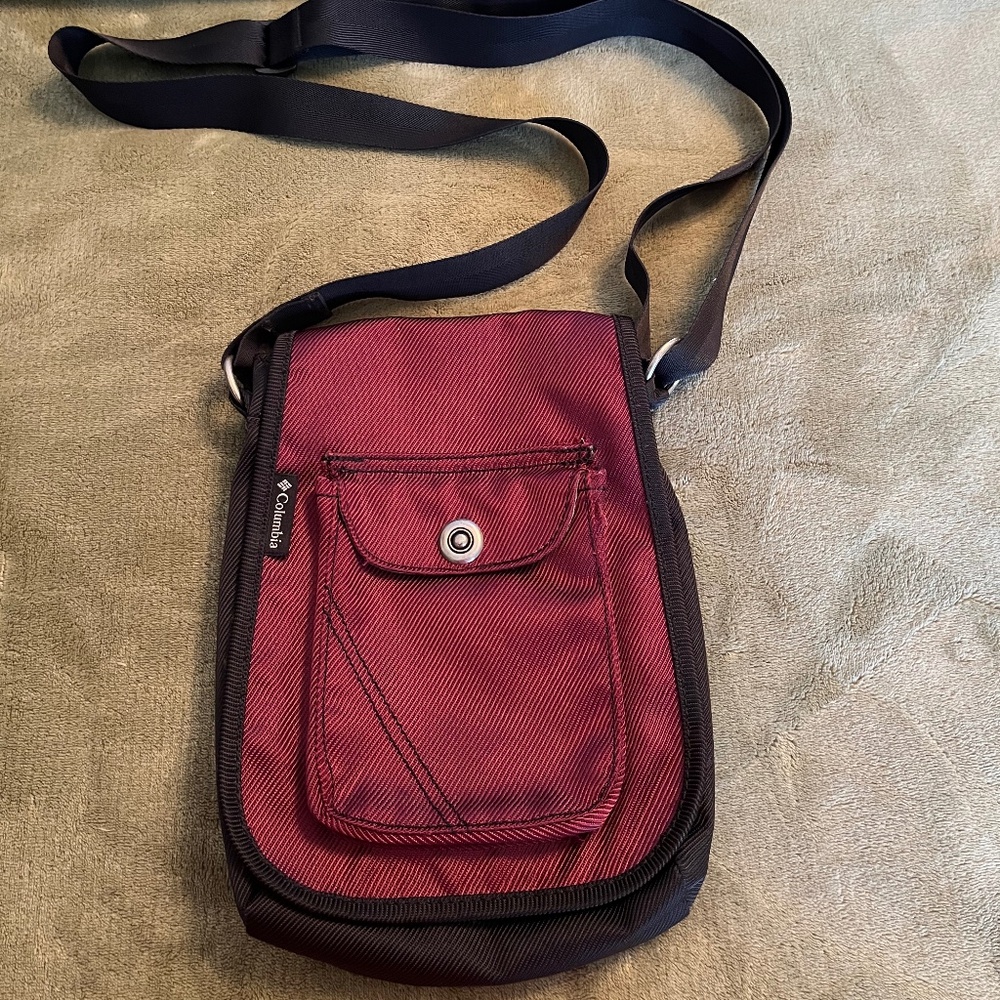 Columbia Azza pouch crossbody bag